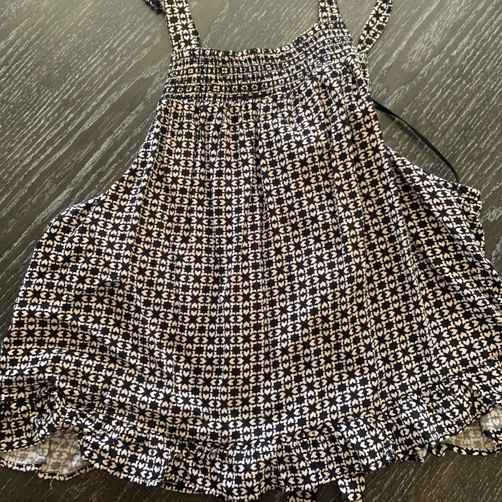 Womens sleeveless mock kneck